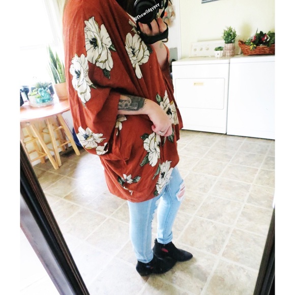 NWOT Rustic floral kimono 🍂 - Picture 5 of 8